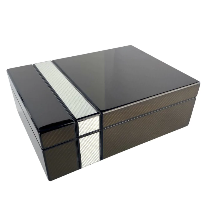 Humidorisetti laser-viimeistely